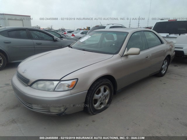 JT8BF28G3W5021858 - 1998 LEXUS ES 300 TAN photo 2