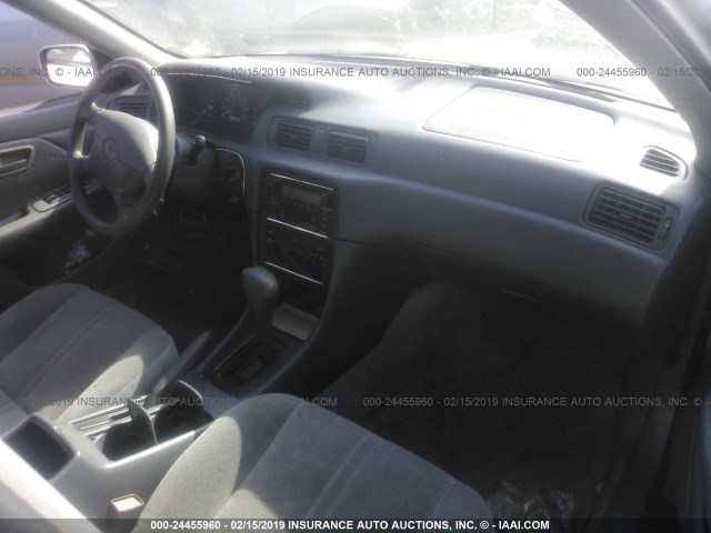 4T1BG22K6YU714567 - 2000 TOYOTA CAMRY CE/LE/XLE 银色 照片 5