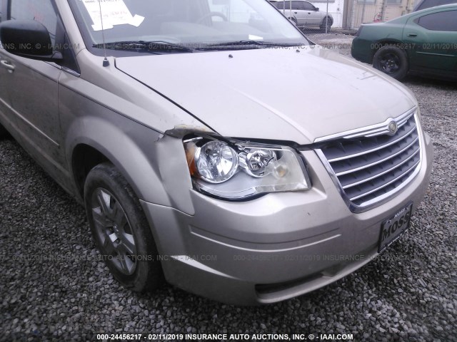 2A8HR44E59R551798 - 2009 CHRYSLER TOWN & COUNTRY LX GOLD photo 6