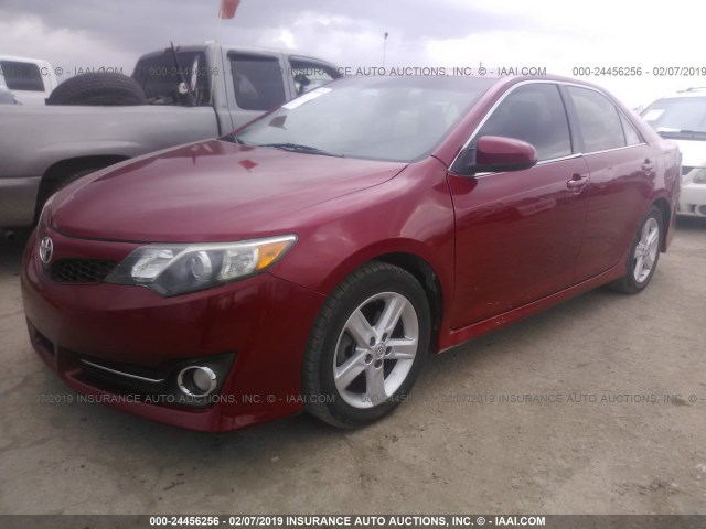 4T1BF1FK7CU551606 - 2012 TOYOTA CAMRY SE/LE/XLE 银色 照片 2