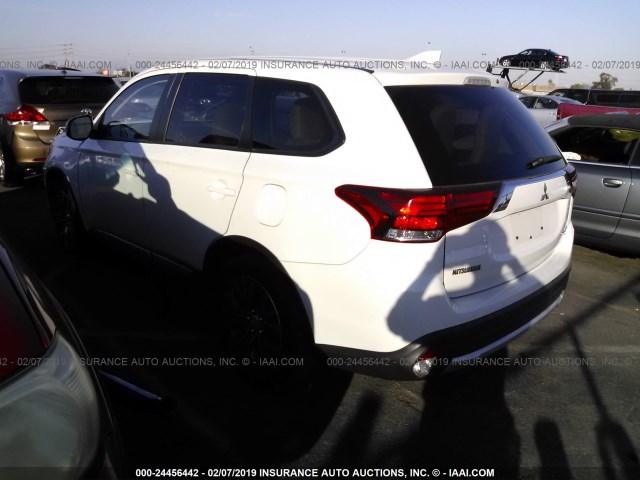 JA4AD3A31HZ020147 - 2017 MITSUBISHI OUTLANDER SE/SEL WHITE photo 3