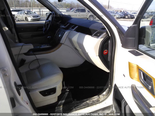 SALSH234X6A980439 - 2006 LAND ROVER RANGE ROVER SPORT SUPERCHARGED WHITE photo 5