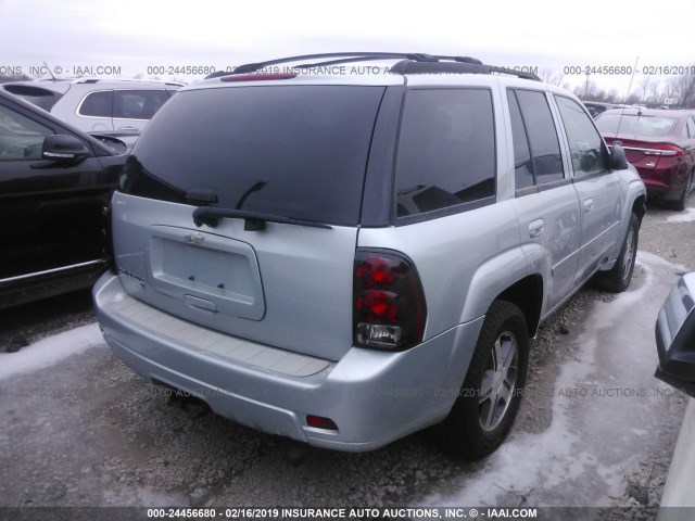 1GNDT13SX72191413 - 2007 CHEVROLET TRAILBLAZER LS/LT SILVER photo 4