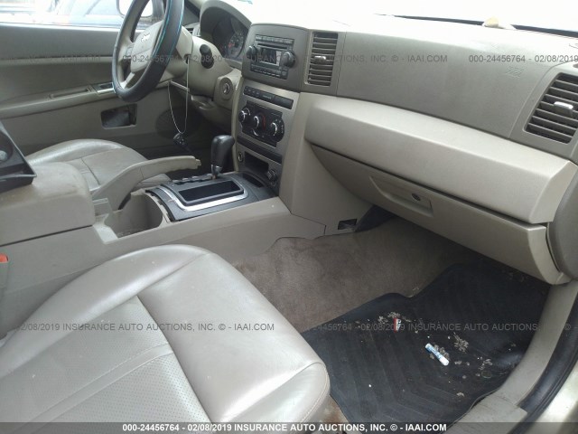 1J4GS48K35C567261 - 2005 JEEP GRAND CHEROKEE LAREDO/COLUMBIA/FREEDOM 棕色 照片 5