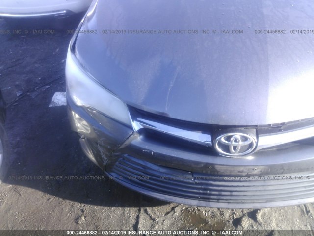 4T1BF1FK3FU935810 - 2015 TOYOTA CAMRY LE/XLE/SE/XSE 灰色 照片 6
