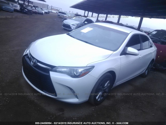 4T1BF1FK3HU439957 - 2017 TOYOTA CAMRY LE/XLE/SE/XSE 白色 照片 2