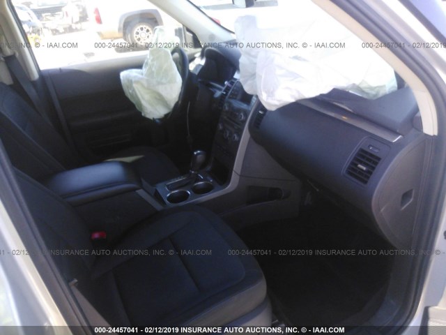 2FMGK5B83DBD37335 - 2013 FORD FLEX SE SILVER photo 5