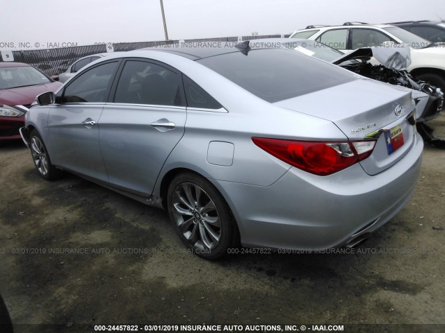 5NPEC4AB3CH371813 - 2012 HYUNDAI SONATA SE/LIMITED SILVER photo 3