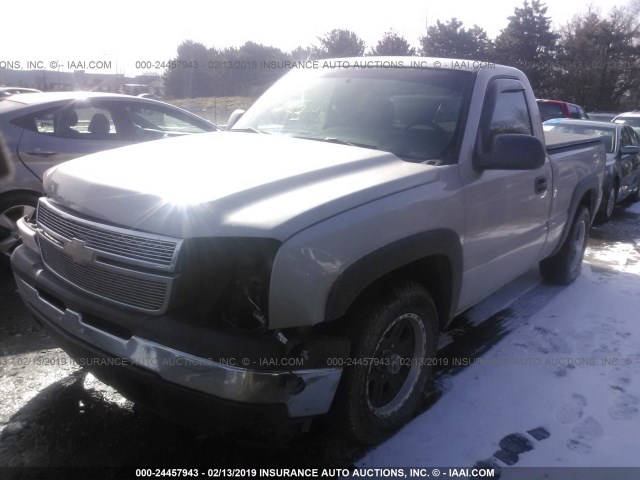 1GCEC14X46Z110578 - 2006 CHEVROLET SILVERADO C1500 SILVER photo 2