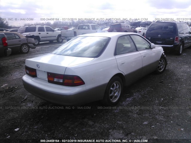 JT8BF28GXX0209579 - 1999 LEXUS ES 300 WHITE photo 4