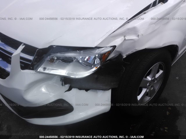 2C4RDGCG4CR205392 - 2012 DODGE GRAND CARAVAN SXT WHITE photo 6