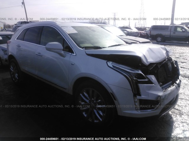 1GYKNFRS7HZ111471 - 2017 CADILLAC XT5 PLATINUM WHITE photo 1