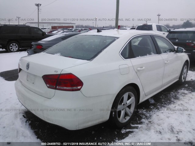 1VWBH7A37DC053489 - 2013 VOLKSWAGEN PASSAT SE WHITE photo 4