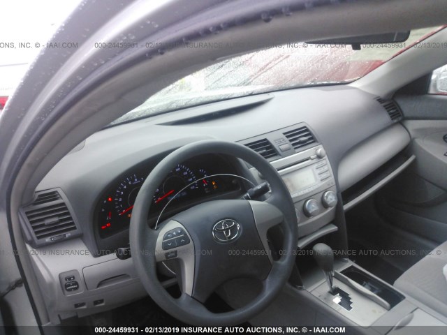 4T1BK3EK8BU621332 - 2011 TOYOTA CAMRY SE/LE/XLE 银色 照片 5