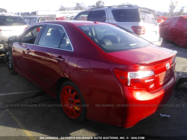 4T1BF1FK5CU550499 - 2012 TOYOTA CAMRY SE/LE/XLE 红色 照片 3