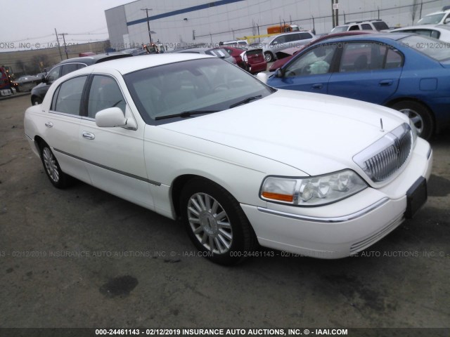 1LNHM82W73Y649478 - 2003 LINCOLN TOWN CAR SIGNATURE WHITE photo 1