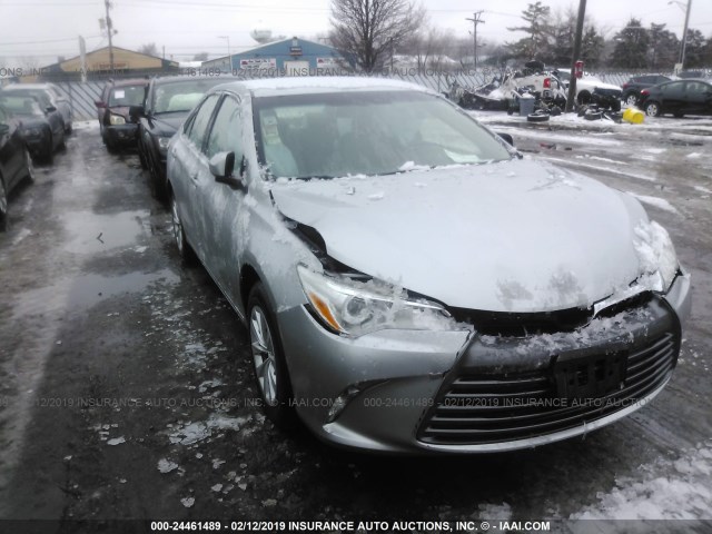 4T4BF1FK4GR578418 - 2016 TOYOTA CAMRY LE/XLE/SE/XSE 银色 照片 1