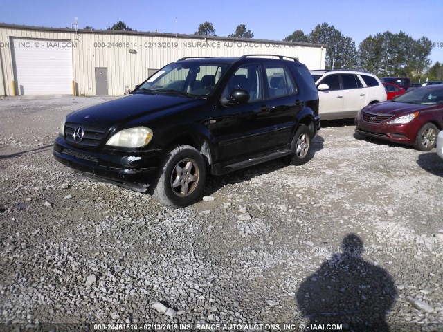 4JGAB54E01A254669 - 2001 MERCEDES-BENZ ML 320 BLACK photo 2