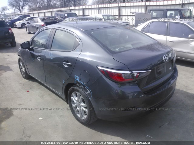 3MYDLBZV6GY123497 - 2016 TOYOTA SCION IA GRAY photo 3