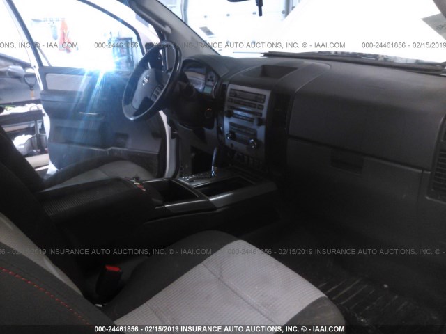 1N6AA0CC3BN325400 - 2011 NISSAN TITAN S/SV/PRO-4X WHITE photo 5