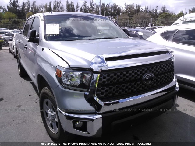 5TFDM5F15JX075854 - 2018 TOYOTA TUNDRA CREWMAX SR5 SILVER photo 6