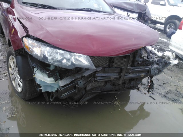 KNAFU4A28C5587753 - 2012 KIA FORTE EX RED photo 6