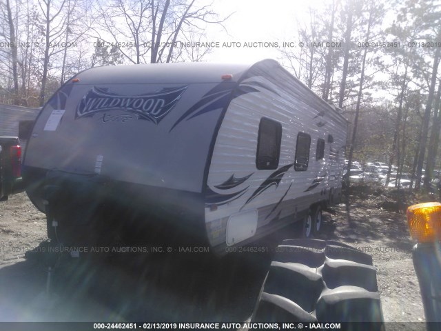 4X4TWDZ28F7349134 - 2015 FOREST RIVER 241 QBXL  白色 照片 2