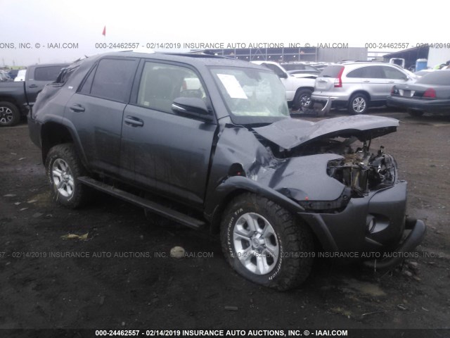 JTEBU5JR4J5603332 - 2018 TOYOTA 4RUNNER SR5 PREM/LTDL/TRAIL/TRD GRAY photo 1