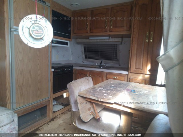 1KB1C1F23PW001490 - 1993 HOLIDAY RAMBLER ALUMA-LITE  WHITE photo 5