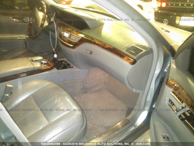 WDDNG71X57A066429 - 2007 MERCEDES-BENZ S 550 SILVER photo 5