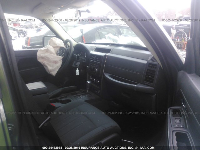 1C4PJMAK0CW150677 - 2012 JEEP LIBERTY SPORT GRAY photo 5