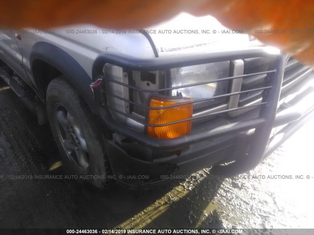 SALTW12471A701186 - 2001 LAND ROVER DISCOVERY II SE GOLD photo 6