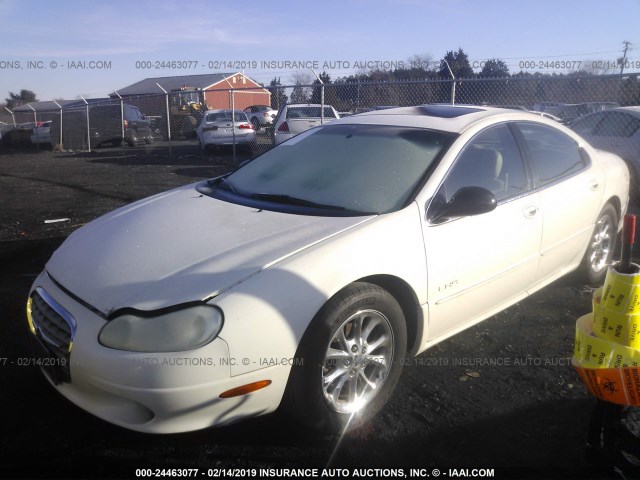 2C3HC56G7YH272620 - 2000 CHRYSLER LHS WHITE photo 2