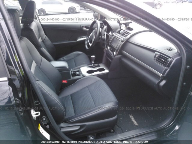 4T1BF1FK7DU654347 - 2013 TOYOTA CAMRY L/SE/LE/XLE BLACK photo 5