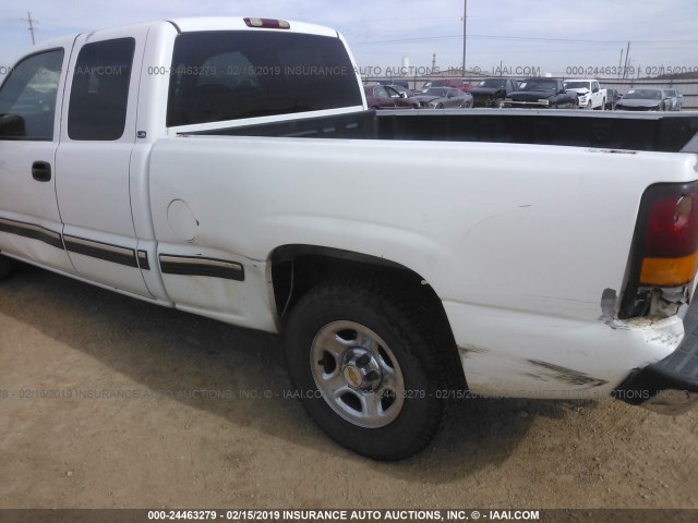 2GCEC19V911102002 - 2001 CHEVROLET SILVERADO C1500 WHITE photo 6