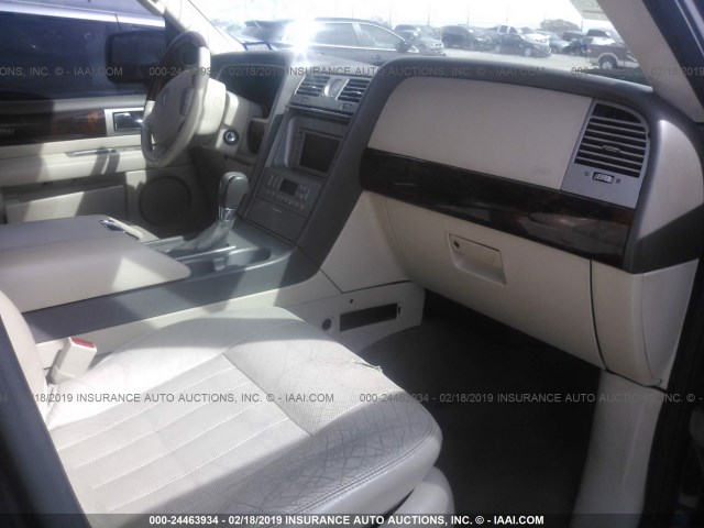 5LMFU27R14LJ13483 - 2004 LINCOLN NAVIGATOR Қара фото 5