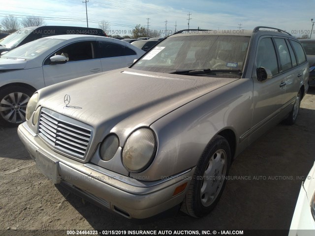 WDBJH65F4XA751991 - 1999 MERCEDES-BENZ E 320 SILVER photo 2