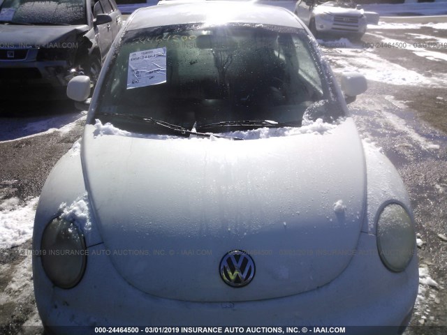 3VWBB61C0WM014336 - 1998 VOLKSWAGEN NEW BEETLE Weiß Foto 6