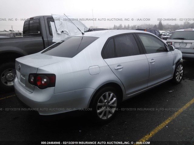 3VWRZ7AJ0AM129025 - 2010 VOLKSWAGEN JETTA SE/SEL SILVER photo 4