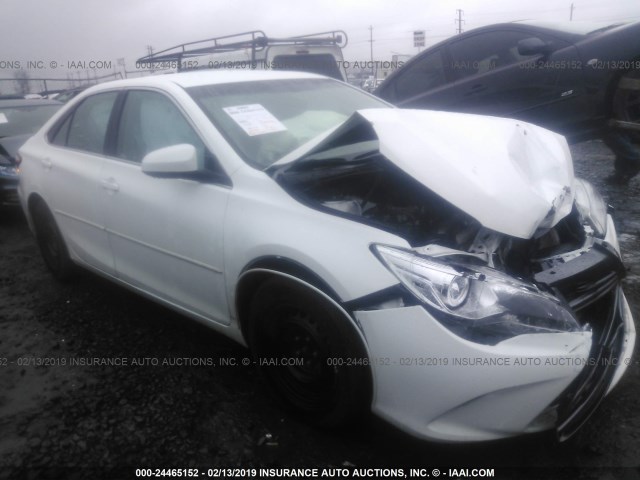 4T4BF1FK4GR529252 - 2016 TOYOTA CAMRY LE/XLE/SE/XSE თეთრი ფოტო 1