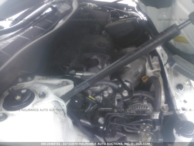 4T4BF1FK4GR529252 - 2016 TOYOTA CAMRY LE/XLE/SE/XSE თეთრი ფოტო 10