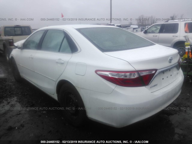 4T4BF1FK4GR529252 - 2016 TOYOTA CAMRY LE/XLE/SE/XSE თეთრი ფოტო 3