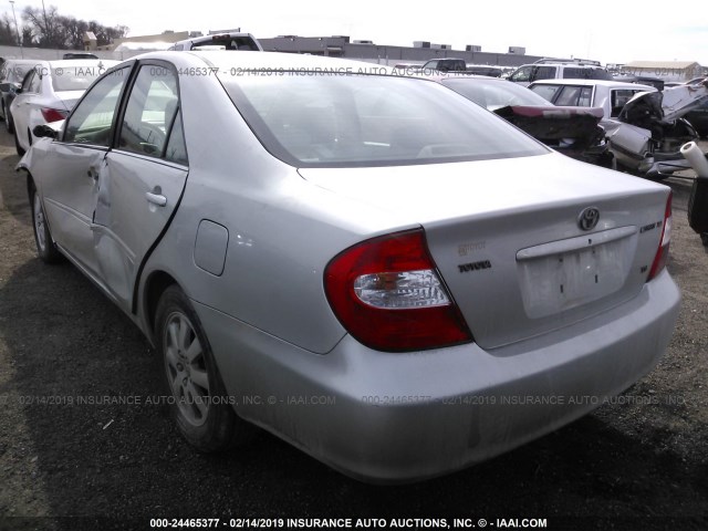 4T1BF30K83U059333 - 2003 TOYOTA CAMRY LE/XLE/SE SILVER photo 3
