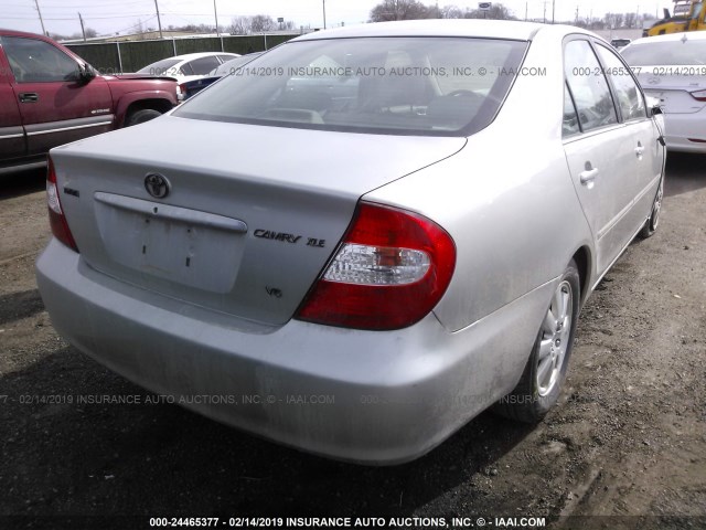 4T1BF30K83U059333 - 2003 TOYOTA CAMRY LE/XLE/SE SILVER photo 4