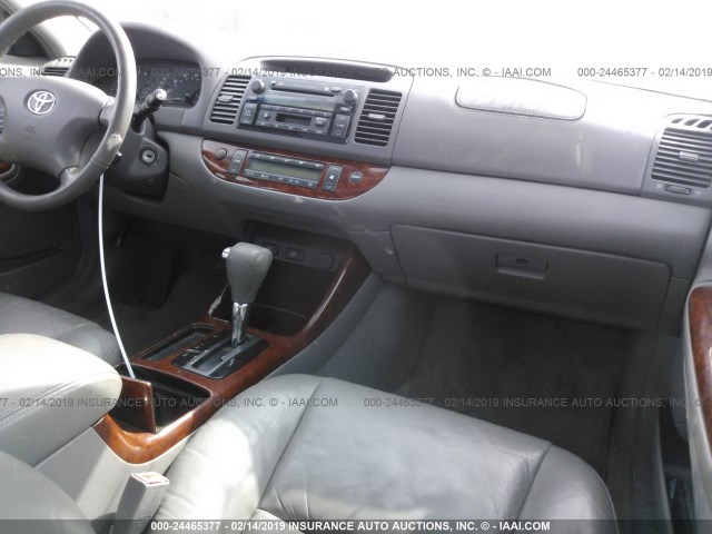 4T1BF30K83U059333 - 2003 TOYOTA CAMRY LE/XLE/SE SILVER photo 5