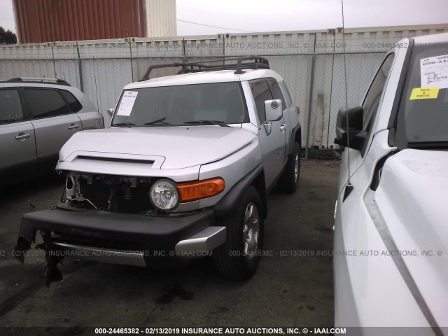 JTEZU11F370017210 - 2007 TOYOTA FJ CRUISER SILVER photo 2