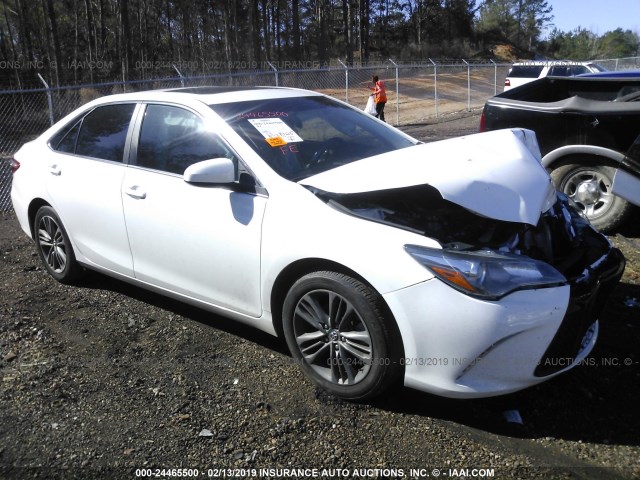 4T1BF1FK9HU355836 - 2017 TOYOTA CAMRY LE/XLE/SE/XSE 白色 照片 1