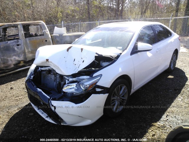 4T1BF1FK9HU355836 - 2017 TOYOTA CAMRY LE/XLE/SE/XSE 白色 照片 2