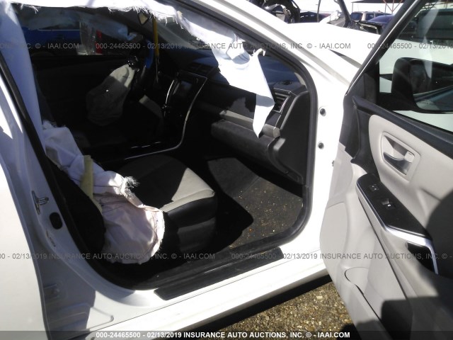 4T1BF1FK9HU355836 - 2017 TOYOTA CAMRY LE/XLE/SE/XSE 白色 照片 5