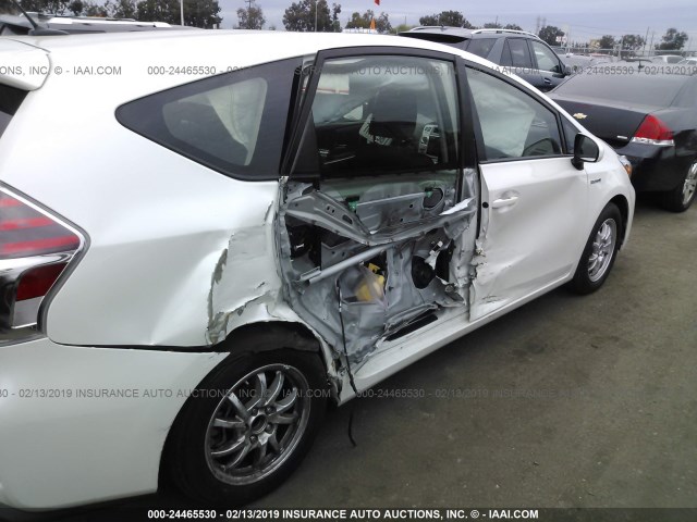 JTDZN3EU3FJ038475 - 2015 TOYOTA PRIUS V WHITE photo 6